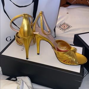 Gucci Gold Crawford knotted sandals